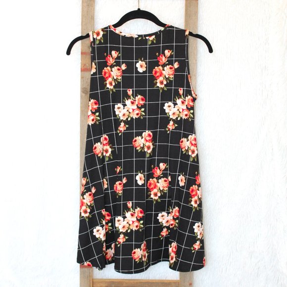 42pops Floral Two-Pocket Mini Dress - Picture 10 of 11